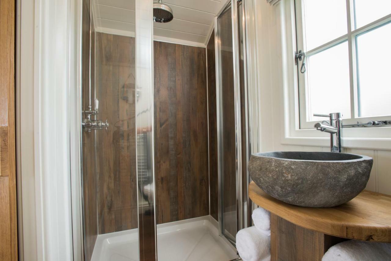 West Coast Hideaways Villa Nedd Bagian luar foto